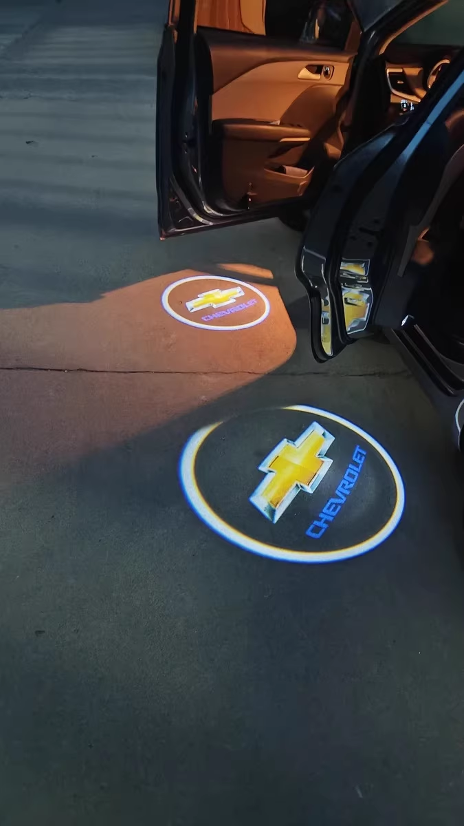 Luz Proyectora de Bienvenida LED Inalámbrica para Puerta de Coche